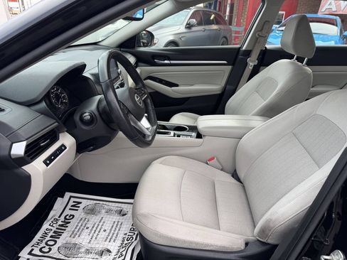 Used 2020 Nissan Altima 2.5 SV FWD image 14