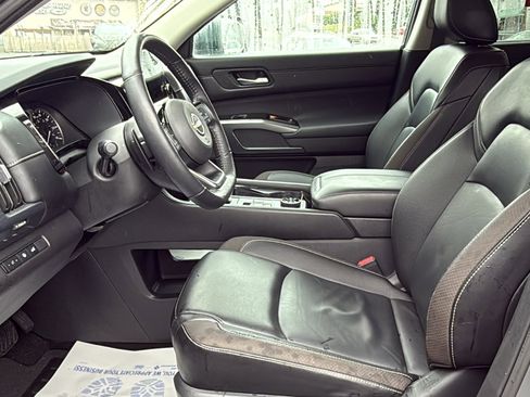 Certified 2024 Nissan Pathfinder SL image 20