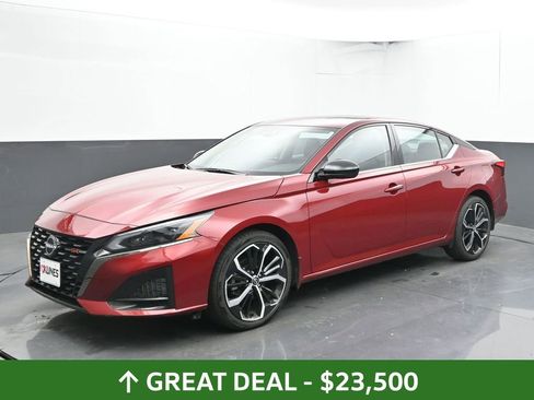 Used 2024 Nissan Altima 2.5 SR w/ SR Premium Package image 7