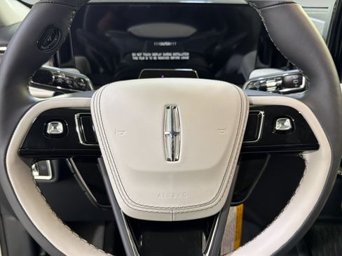 New 2026 Lincoln Aviator 2WD image 12