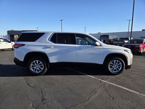 Used 2023 Chevrolet Traverse LS w/ Safety Package image 7