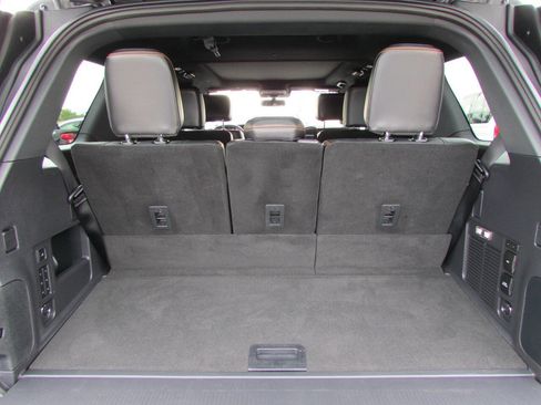 Used 2025 Ford Expedition Tremor image 40