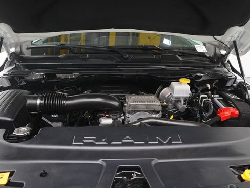 Used 2024 RAM 1500 Laramie AWD/4WD image 32