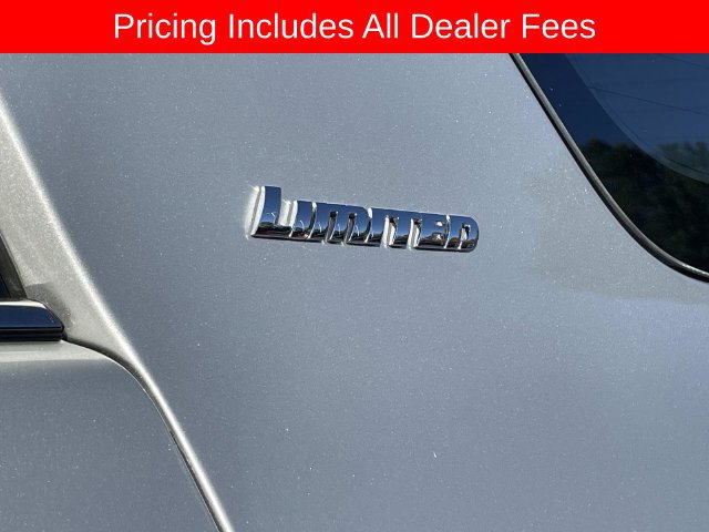 Used 2014 Toyota 4Runner Limited AWD/4WD image 3