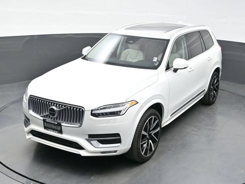 Used 2024 Volvo XC90 B6 Plus w/ Protection Package Premier AWD/4WD image 32