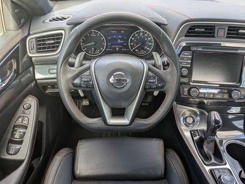 Used 2021 Nissan Maxima SR w/ Sport Mat Group image 19
