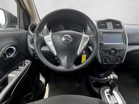 Used 2019 Nissan Versa SV FWD image 7