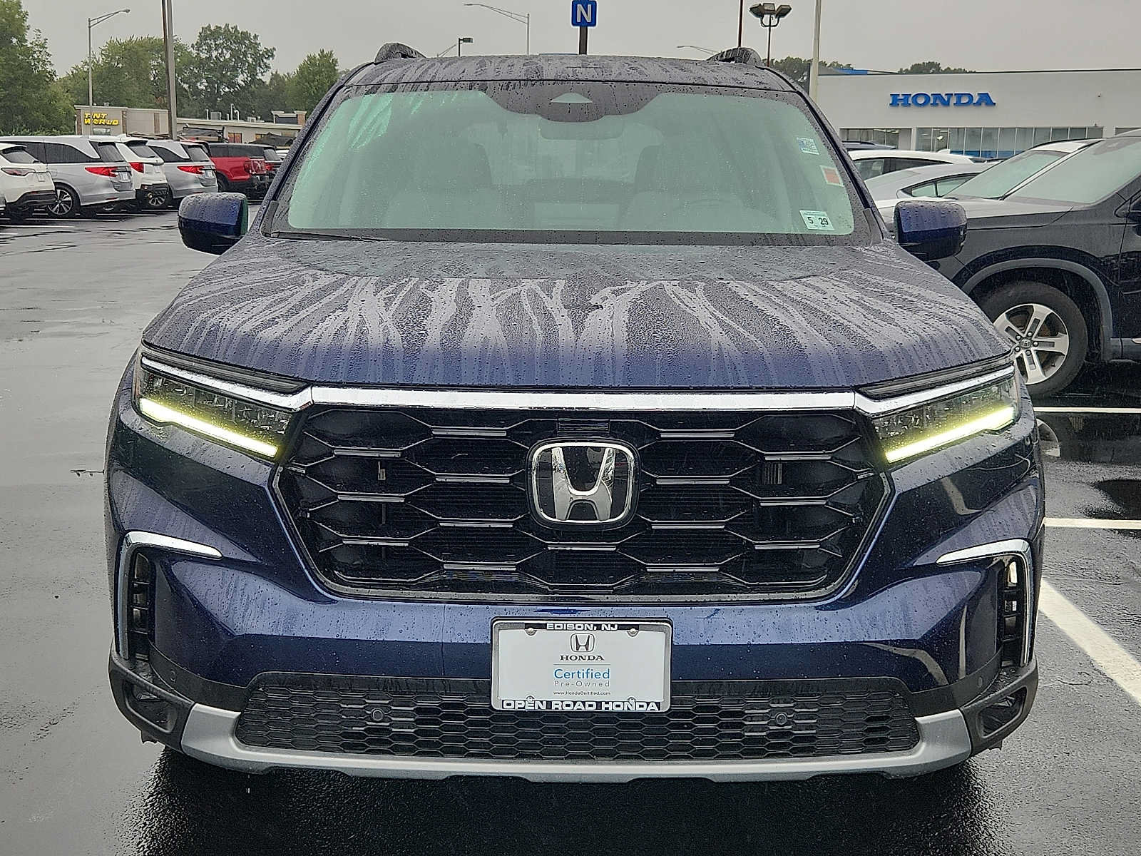 Certified 2025 Honda Pilot Touring image 2