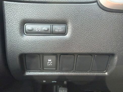 Used 2018 Nissan Murano SV AWD/4WD image 18