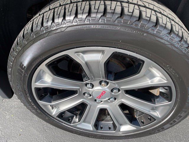 Used 2017 GMC Yukon Denali w/ Open Road Package AWD/4WD image 43