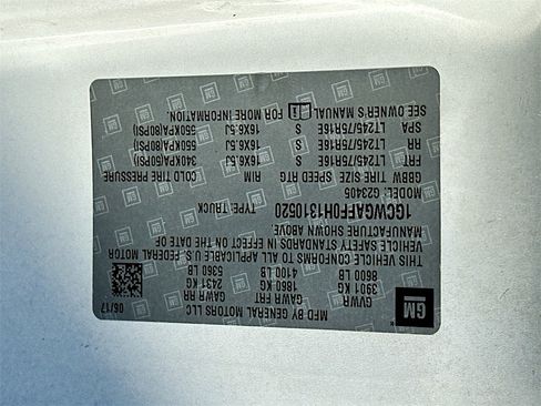 Used 2017 Chevrolet Express 2500 image 25