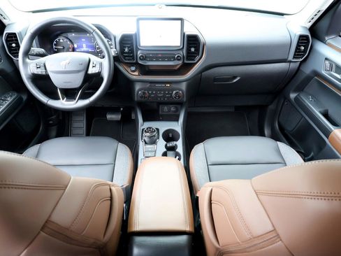 Used 2024 Ford Bronco Sport Outer Banks w/ Tech Package image 16