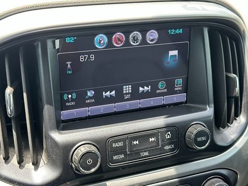 Used 2017 Chevrolet Colorado LT w/ LT Convenience Package RWD image 17