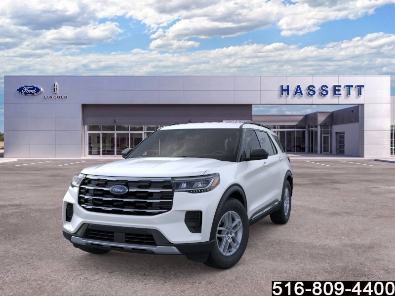 Used 2025 Ford Explorer Active AWD/4WD image 2
