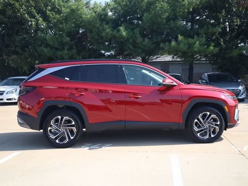 Used 2026 Hyundai Tucson Limited AWD/4WD image 4