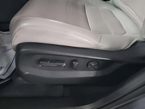 Used 2022 Honda CR-V Touring image 16
