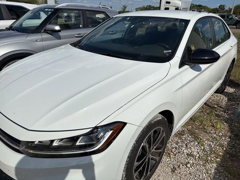 Used 2025 Volkswagen Jetta Sport FWD image 1