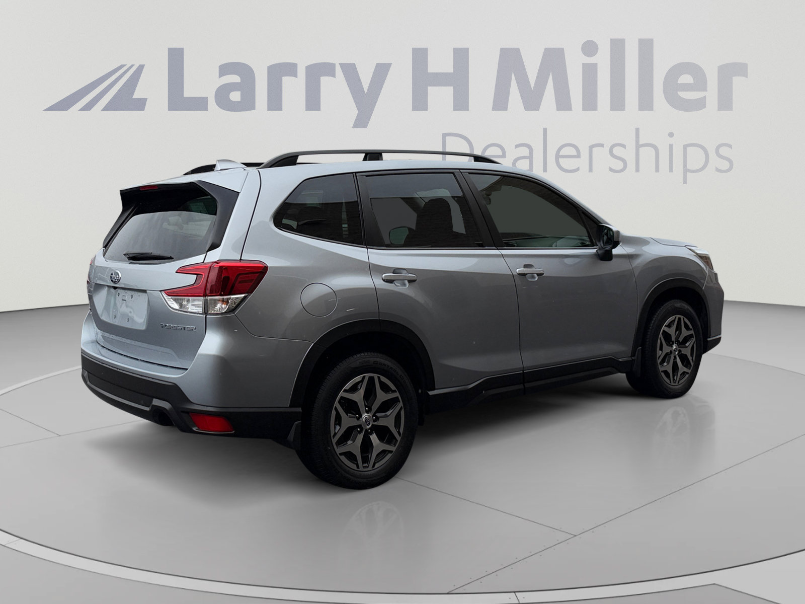 Used 2019 Subaru Forester Premium AWD/4WD image 5