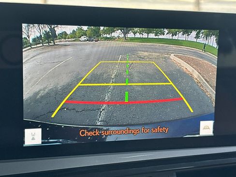 Used 2025 Lexus ES 300h w/ Premium Package image 25