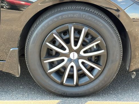 Certified 2023 Nissan Sentra S FWD image 9
