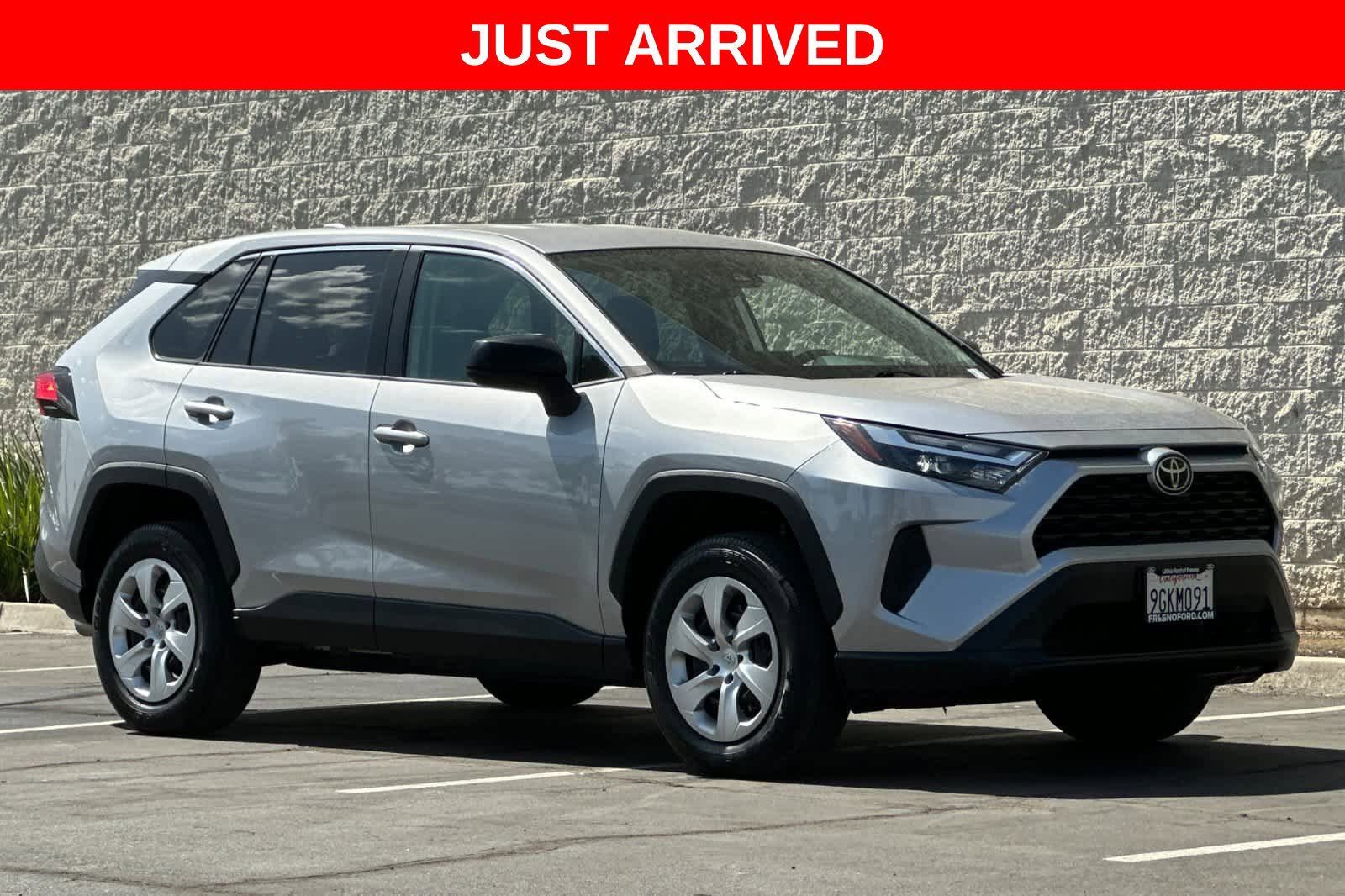 Used 2023 Toyota RAV4 LE AWD/4WD image 10