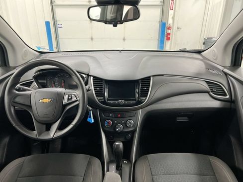 Used 2020 Chevrolet Trax LS AWD/4WD image 10