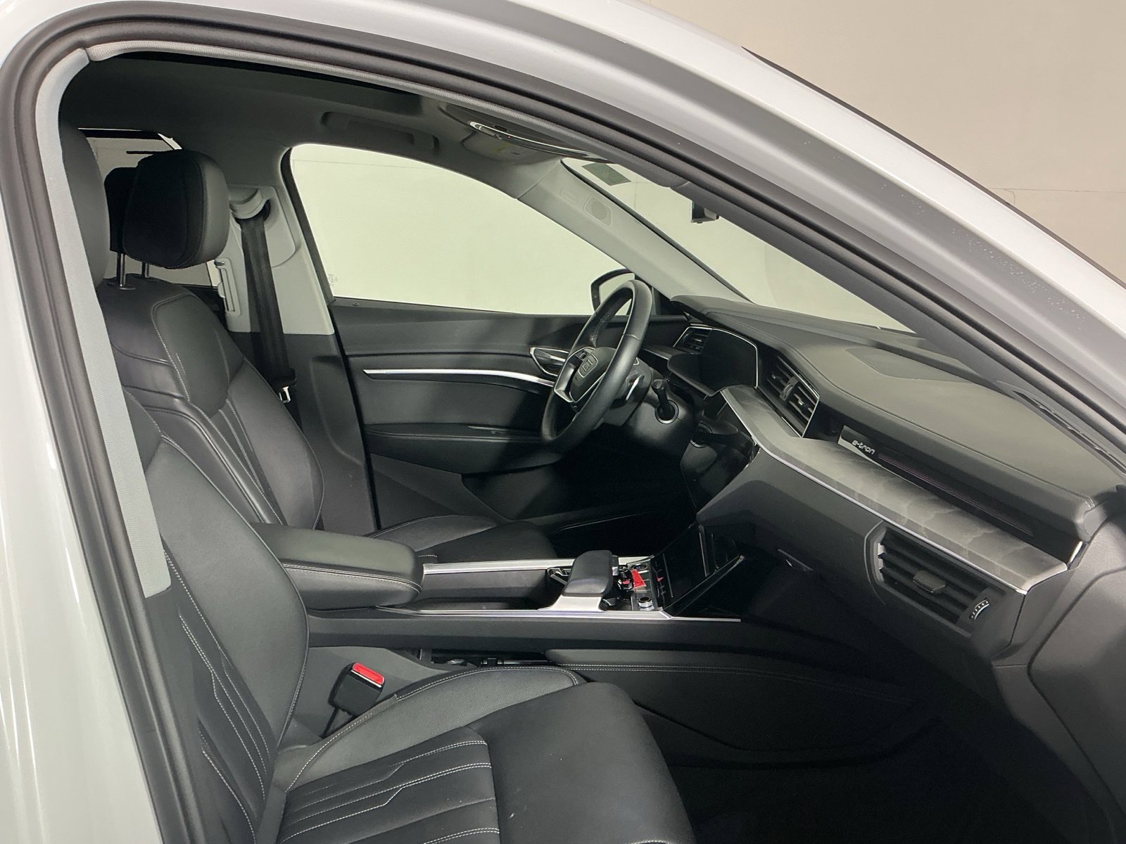 Used 2024 Audi Q8 e-tron Prestige w/ Prestige Package AWD/4WD image 18