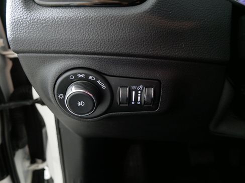 Used 2018 Jeep Compass Limited w/ Safe & Security Group AWD/4WD image 26