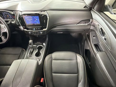 Used 2022 Chevrolet Traverse Premier FWD image 29