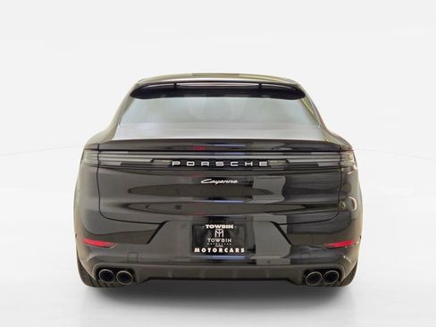 Used 2024 Porsche Cayenne Coupe AWD/4WD image 10
