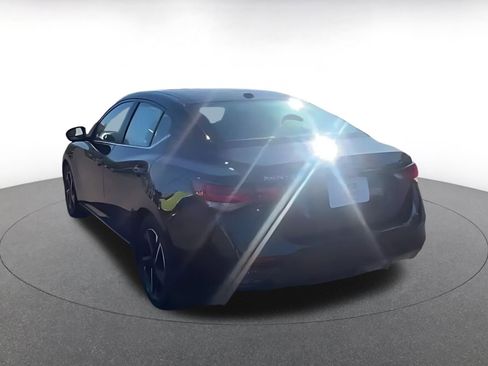 Used 2025 Nissan Sentra SV image 16