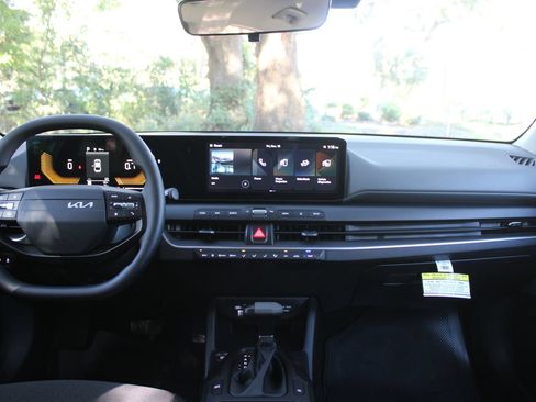 New 2026 Kia K4 FWD image 21