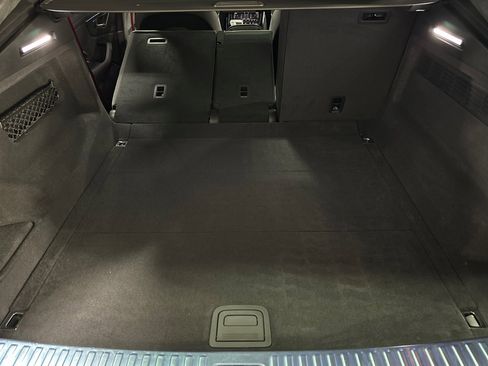 New 2026 Audi SQ8 Prestige image 14