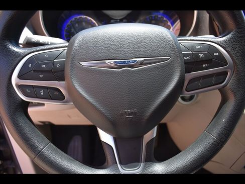 Used 2021 Chrysler Voyager Lxi FWD image 13
