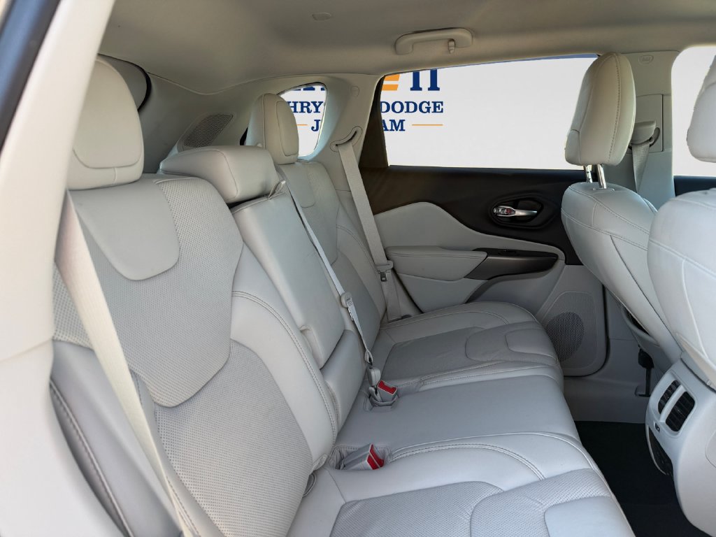 Used 2020 Jeep Cherokee Limited AWD/4WD image 19