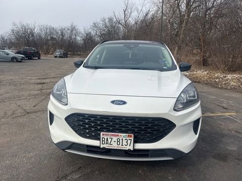 Used 2020 Ford Escape SE Sport image 2