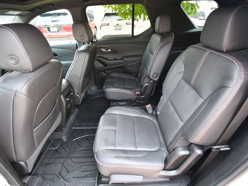 Used 2023 Chevrolet Traverse RS AWD/4WD image 16