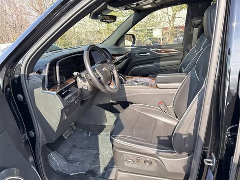 Used 2021 Cadillac Escalade Premium Luxury image 16