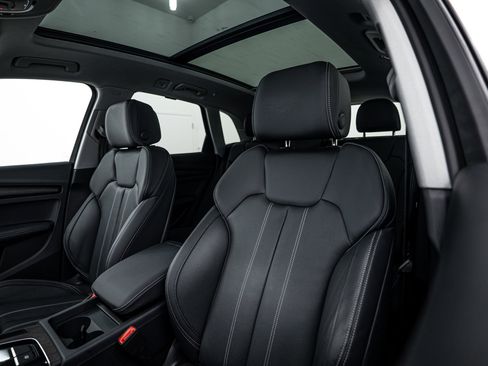 Certified 2025 Audi Q5 2.0T Premium Plus w/ Premium Plus Package image 18