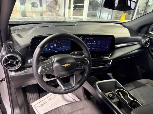 Used 2026 Chevrolet Equinox LT FWD image 34