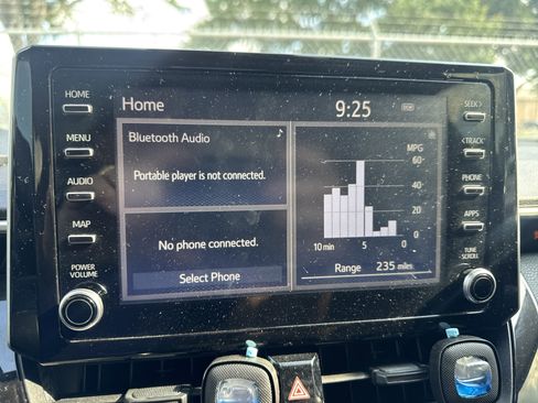 Used 2020 Toyota Corolla LE FWD image 16