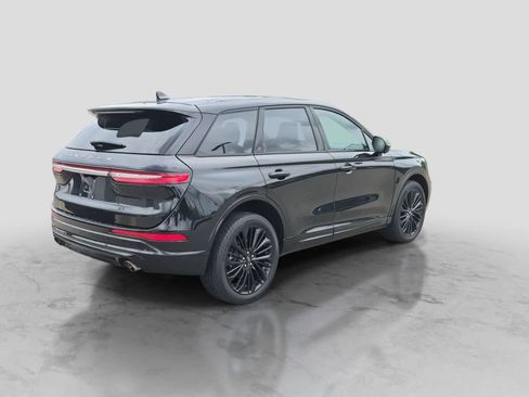 Used 2023 Lincoln Corsair AWD w/ Equipment Group 101A image 8