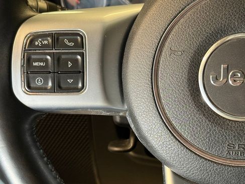Used 2015 Jeep Wrangler Unlimited Rubicon AWD/4WD image 11