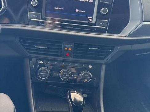 Used 2024 Volkswagen Jetta SE image 7