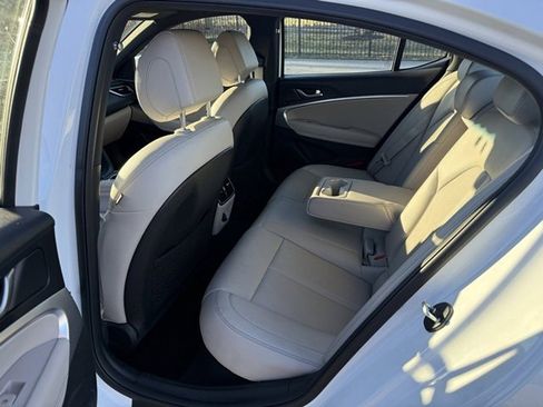 Used 2023 Genesis G70 2.0T image 10