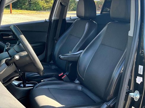 Certified 2021 Chevrolet Trax LT image 19