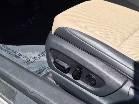 Used 2019 Lexus ES 300h w/ Premium Package FWD image 12
