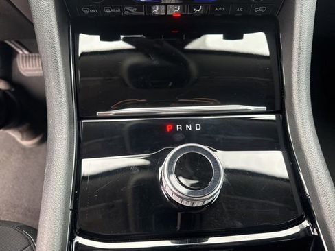 Used 2022 Jeep Grand Cherokee L Laredo w/ Luxury Tech Group I image 31