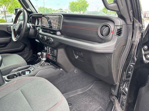 Used 2024 Jeep Wrangler Unlimited Rubicon AWD/4WD image 46