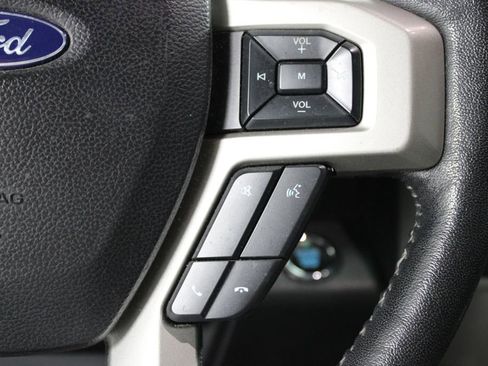 Used 2019 Ford F150 Lariat image 28